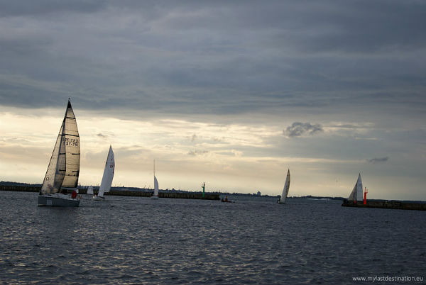 Al Gaffal Traditional 60ft Dhow Race 2013 jpeg