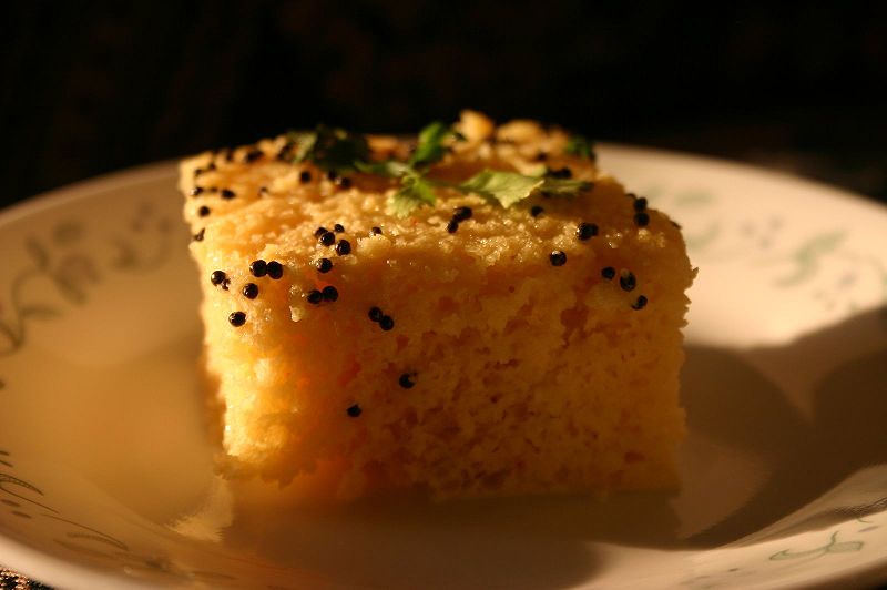 800px-Khaman dhokla creative commons