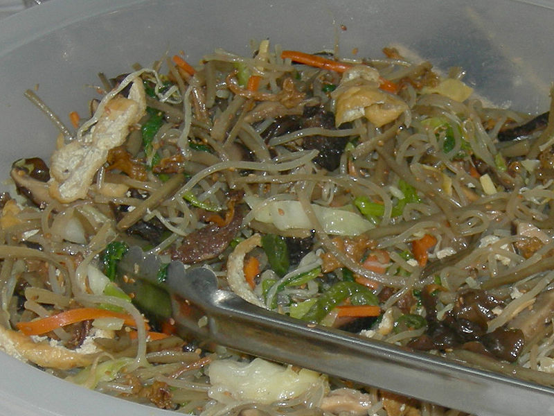800px-Korean_mixed_vegetarian_noodle GFDL