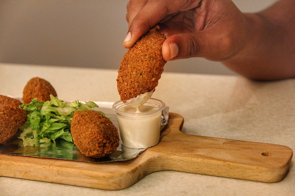 Falafel with dip