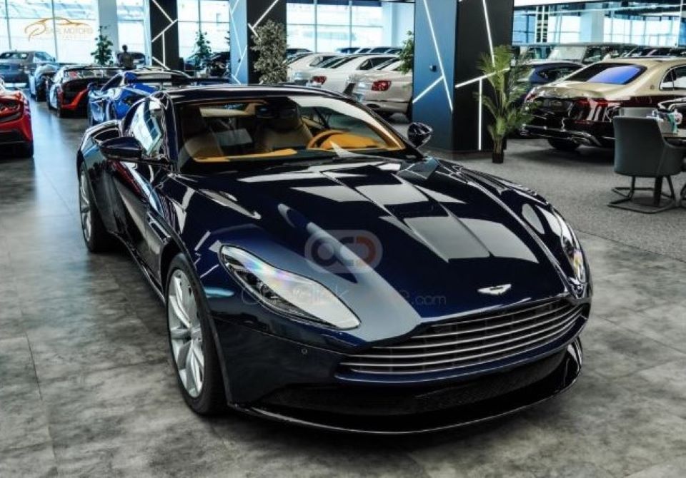 Aston Martin DB11